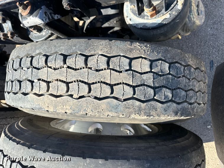 image for item OM9564 2005 Kenworth T600 semi truck