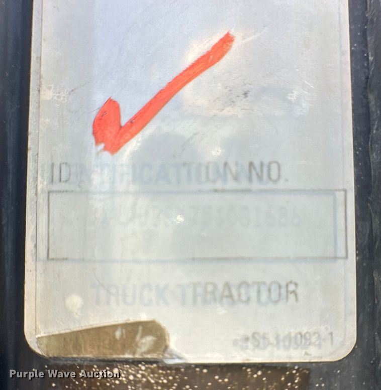 image for item OM9564 2005 Kenworth T600 semi truck