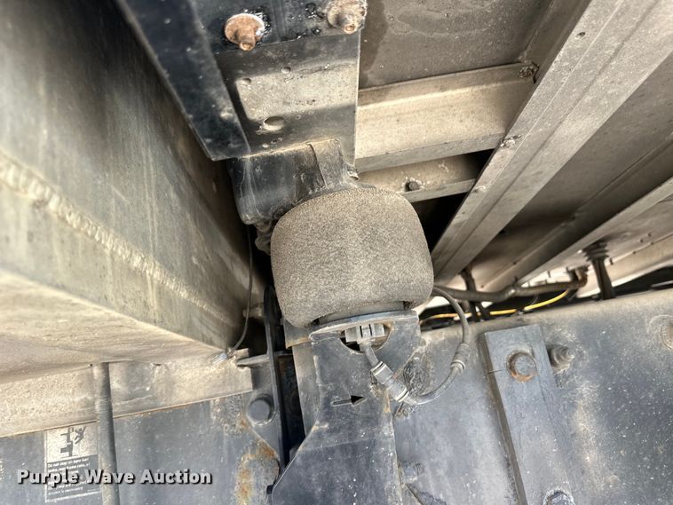 image for item OM9590 2014 Peterbilt 579 semi truck