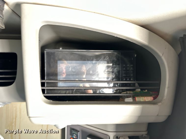 image for item OM9590 2014 Peterbilt 579 semi truck