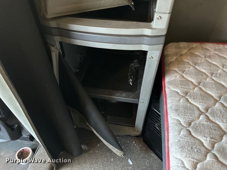 image for item OM9590 2014 Peterbilt 579 semi truck