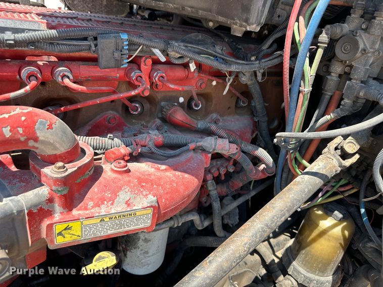 image for item OM9590 2014 Peterbilt 579 semi truck