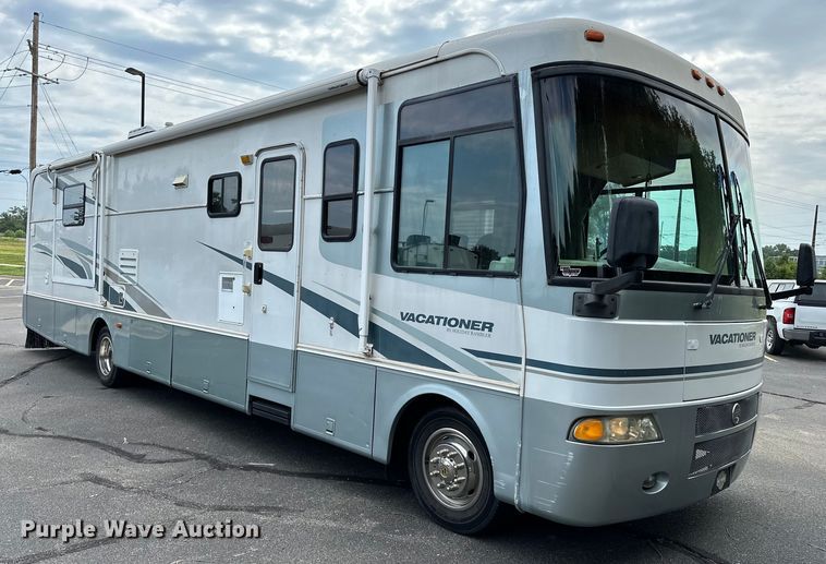 image for item DF8426 2002 Holiday Rambler Vacationer RV