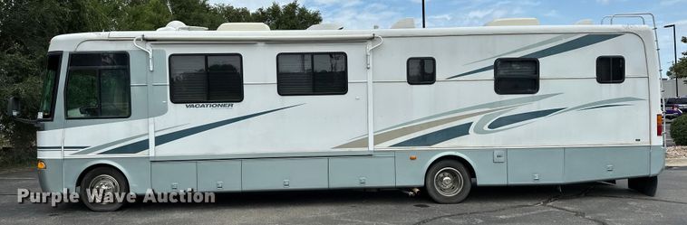 image for item DF8426 2002 Holiday Rambler Vacationer RV