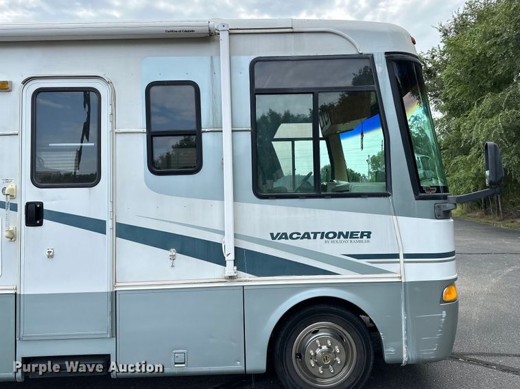 image for item DF8426 2002 Holiday Rambler Vacationer RV