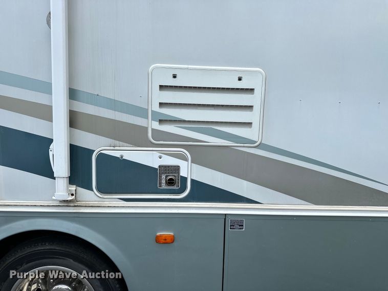 image for item DF8426 2002 Holiday Rambler Vacationer RV