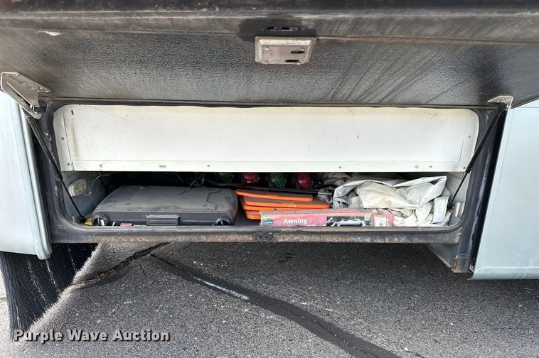 image for item DF8426 2002 Holiday Rambler Vacationer RV