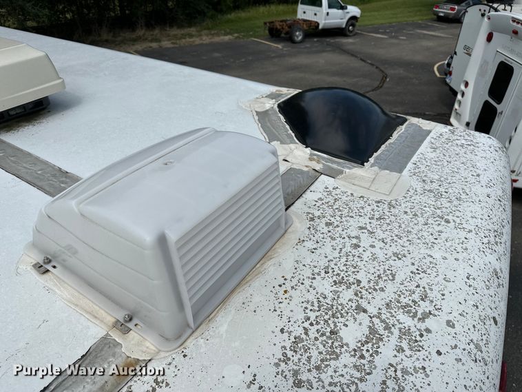 image for item DF8426 2002 Holiday Rambler Vacationer RV