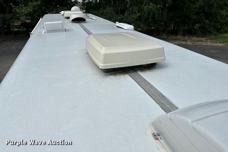 image for item DF8426 2002 Holiday Rambler Vacationer RV