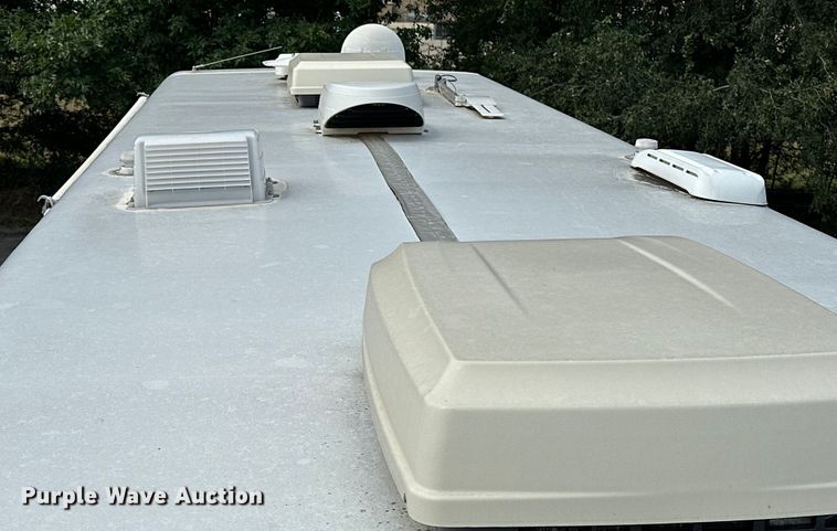 image for item DF8426 2002 Holiday Rambler Vacationer RV