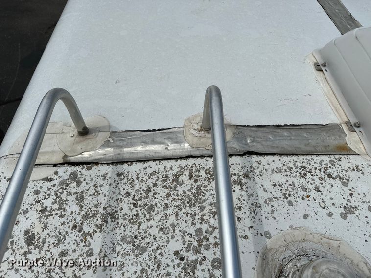 image for item DF8426 2002 Holiday Rambler Vacationer RV