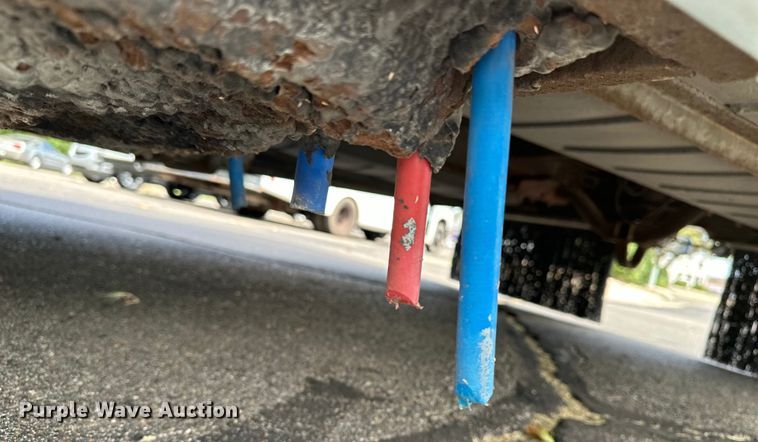 image for item DF8426 2002 Holiday Rambler Vacationer RV