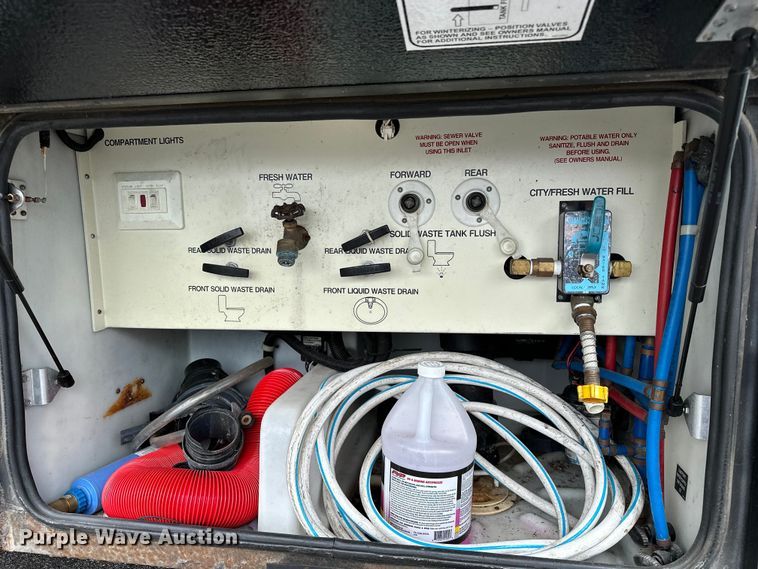 image for item DF8426 2002 Holiday Rambler Vacationer RV