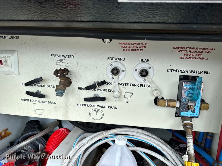 image for item DF8426 2002 Holiday Rambler Vacationer RV