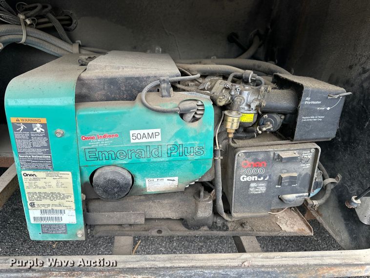 image for item DF8426 2002 Holiday Rambler Vacationer RV