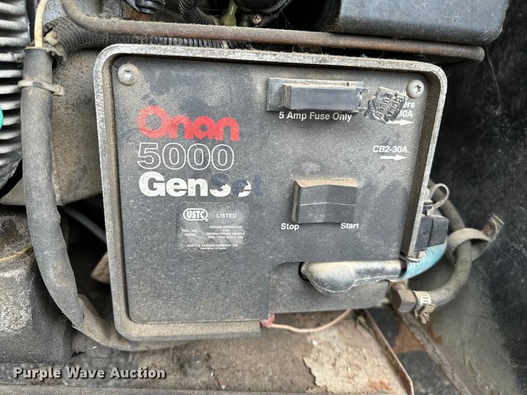 image for item DF8426 2002 Holiday Rambler Vacationer RV