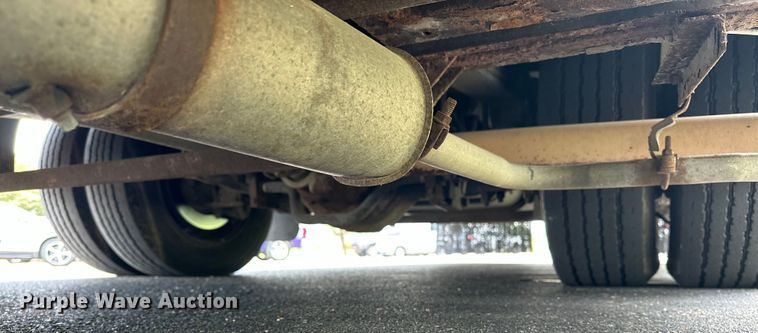 image for item DF8426 2002 Holiday Rambler Vacationer RV