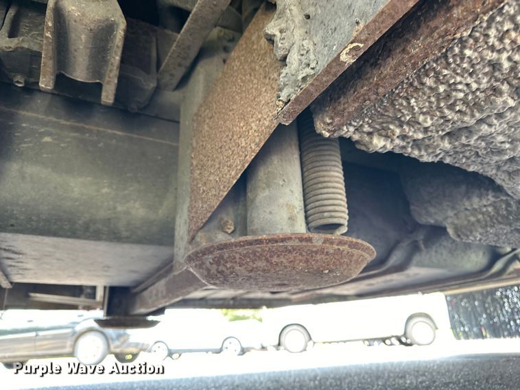 image for item DF8426 2002 Holiday Rambler Vacationer RV