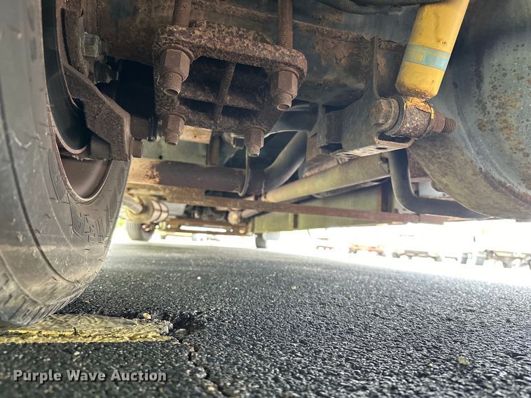 image for item DF8426 2002 Holiday Rambler Vacationer RV