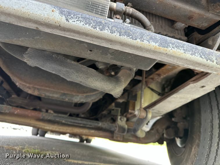 image for item DF8426 2002 Holiday Rambler Vacationer RV