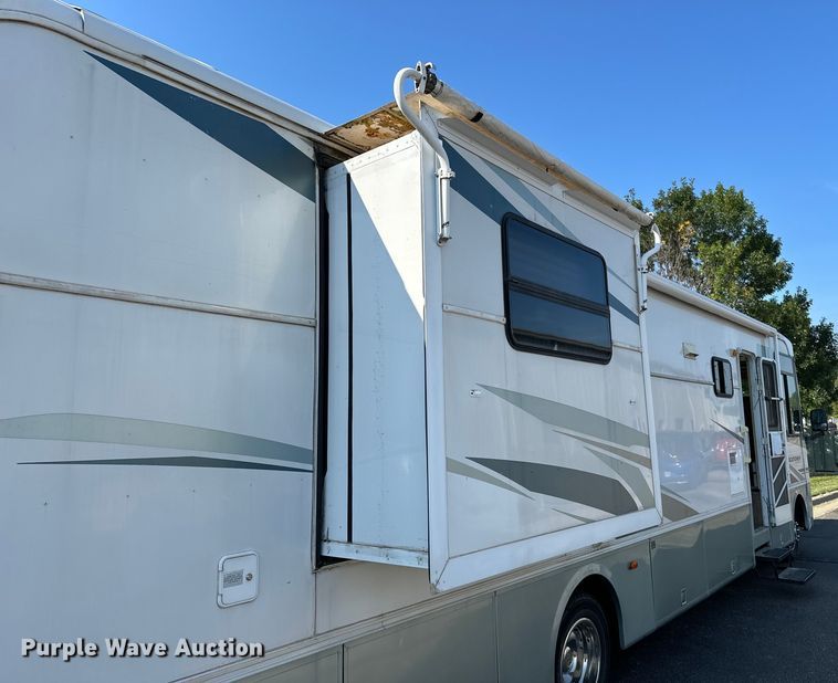 image for item DF8426 2002 Holiday Rambler Vacationer RV