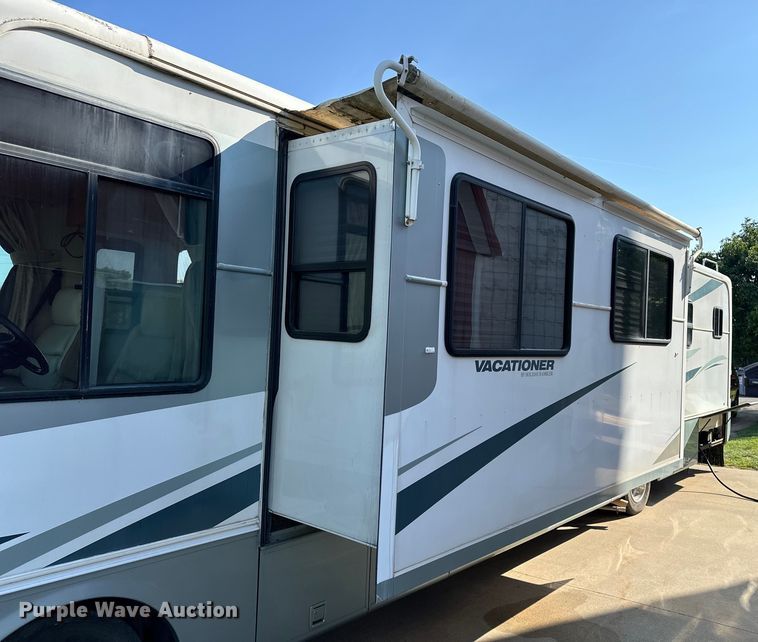 image for item DF8426 2002 Holiday Rambler Vacationer RV