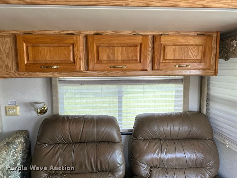 image for item DF8426 2002 Holiday Rambler Vacationer RV