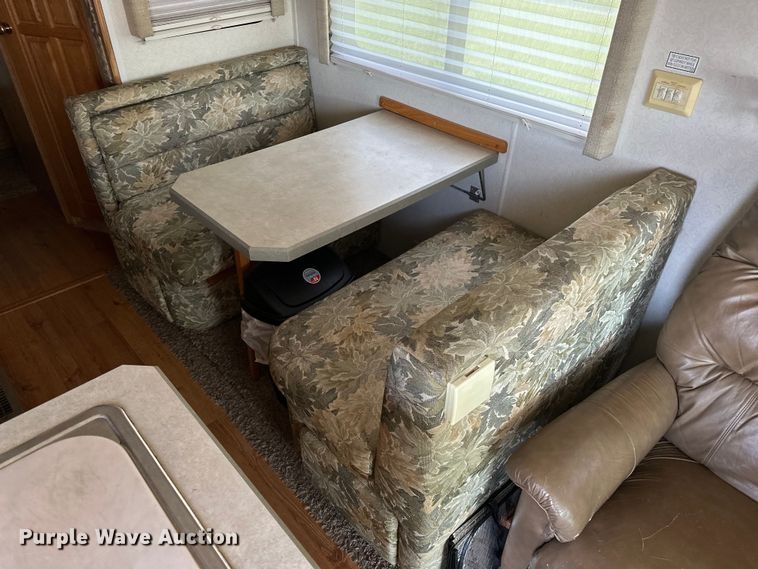 image for item DF8426 2002 Holiday Rambler Vacationer RV