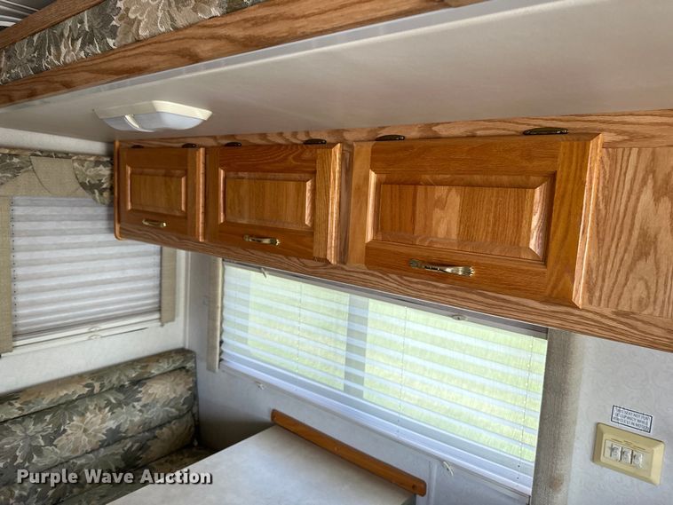 image for item DF8426 2002 Holiday Rambler Vacationer RV