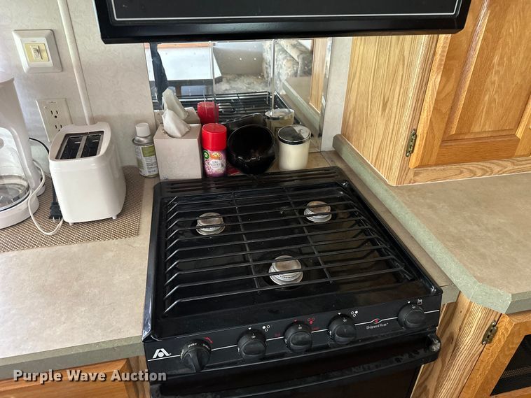 image for item DF8426 2002 Holiday Rambler Vacationer RV