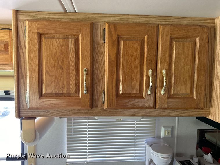 image for item DF8426 2002 Holiday Rambler Vacationer RV