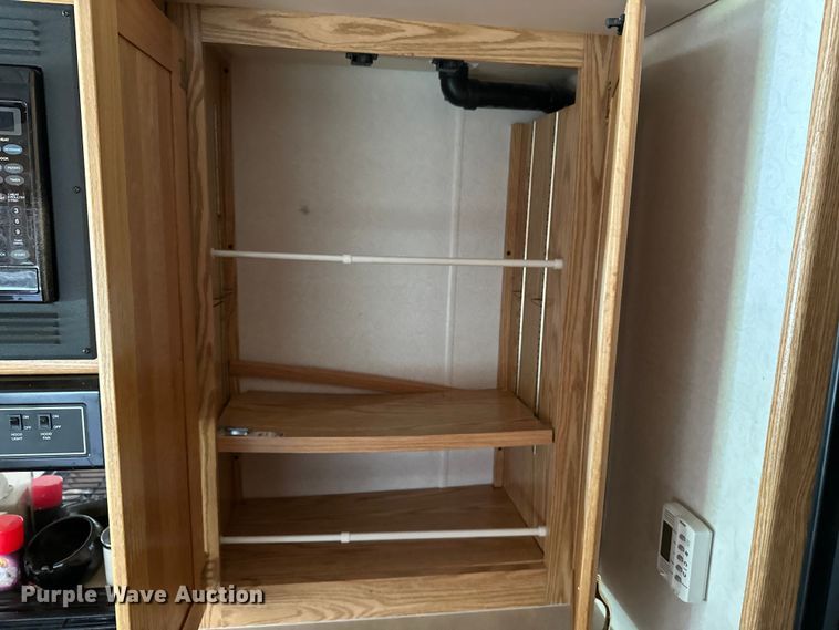 image for item DF8426 2002 Holiday Rambler Vacationer RV