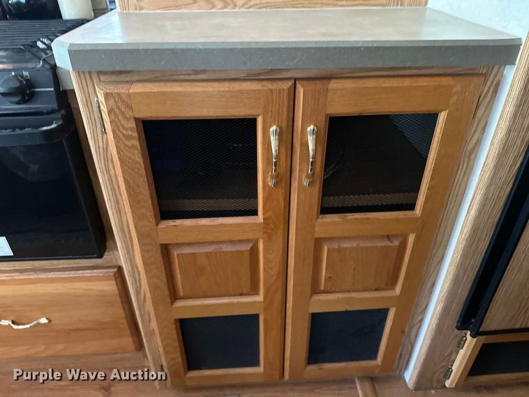 image for item DF8426 2002 Holiday Rambler Vacationer RV