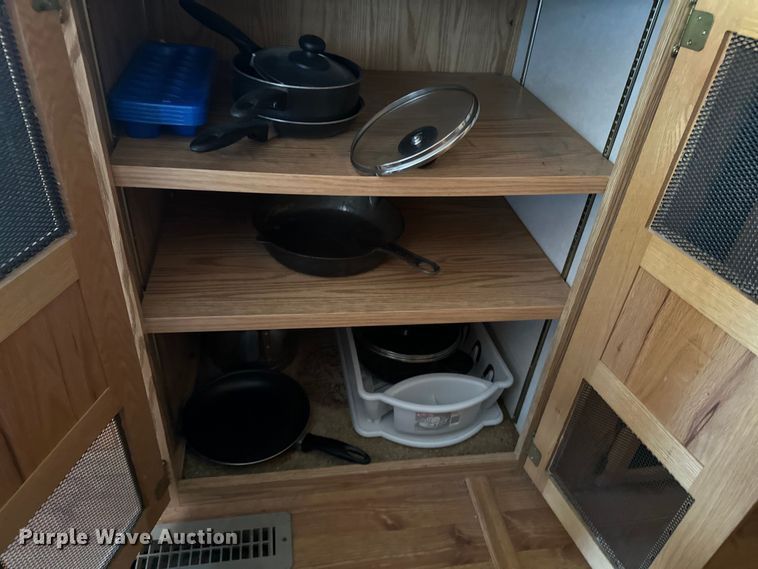 image for item DF8426 2002 Holiday Rambler Vacationer RV