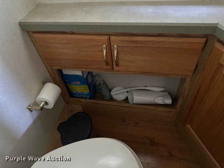 image for item DF8426 2002 Holiday Rambler Vacationer RV