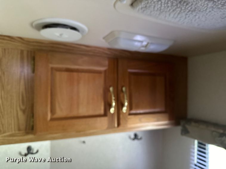 image for item DF8426 2002 Holiday Rambler Vacationer RV