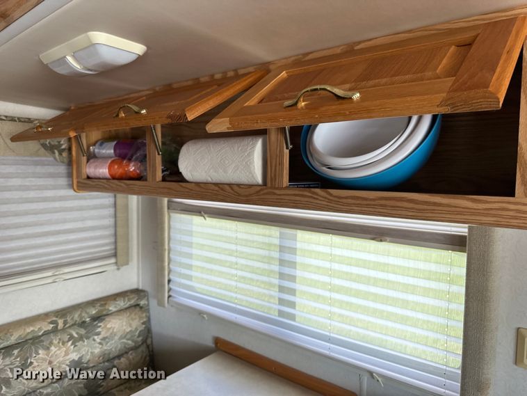 image for item DF8426 2002 Holiday Rambler Vacationer RV