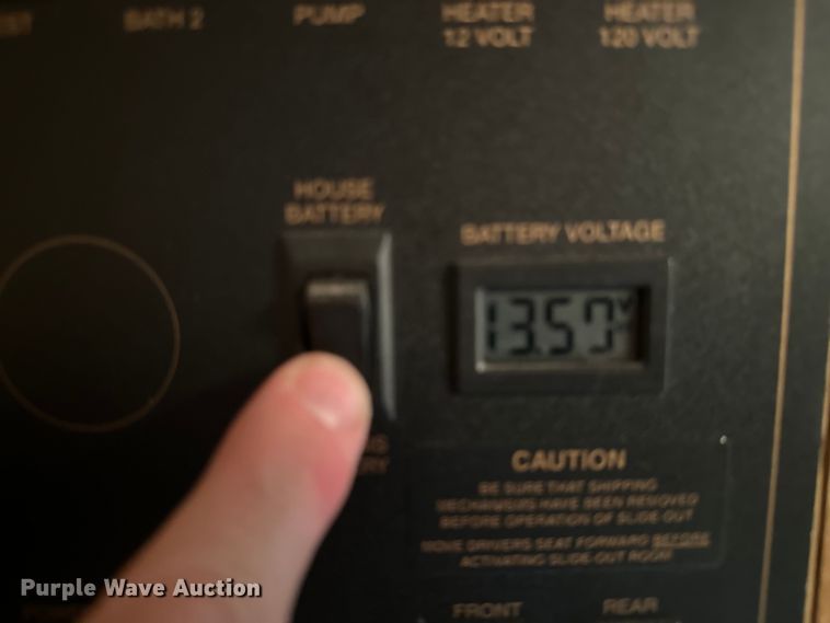 image for item DF8426 2002 Holiday Rambler Vacationer RV