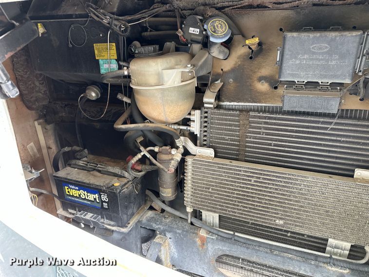 image for item DF8426 2002 Holiday Rambler Vacationer RV