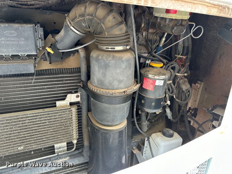 image for item DF8426 2002 Holiday Rambler Vacationer RV