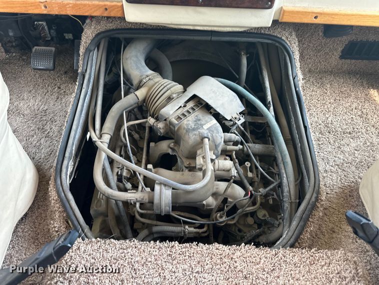 image for item DF8426 2002 Holiday Rambler Vacationer RV