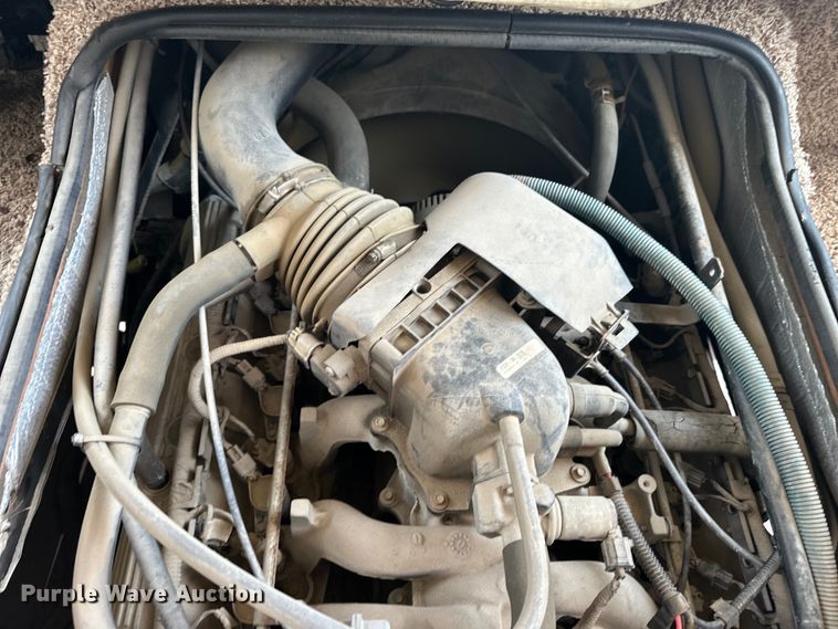 image for item DF8426 2002 Holiday Rambler Vacationer RV