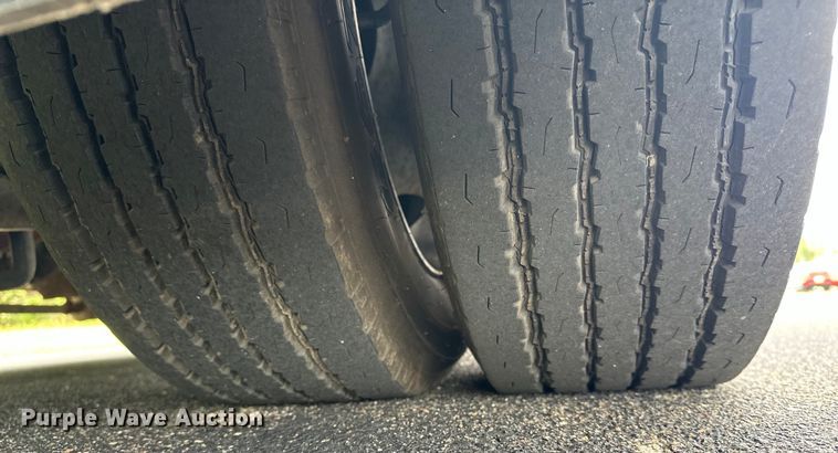 image for item DF8426 2002 Holiday Rambler Vacationer RV