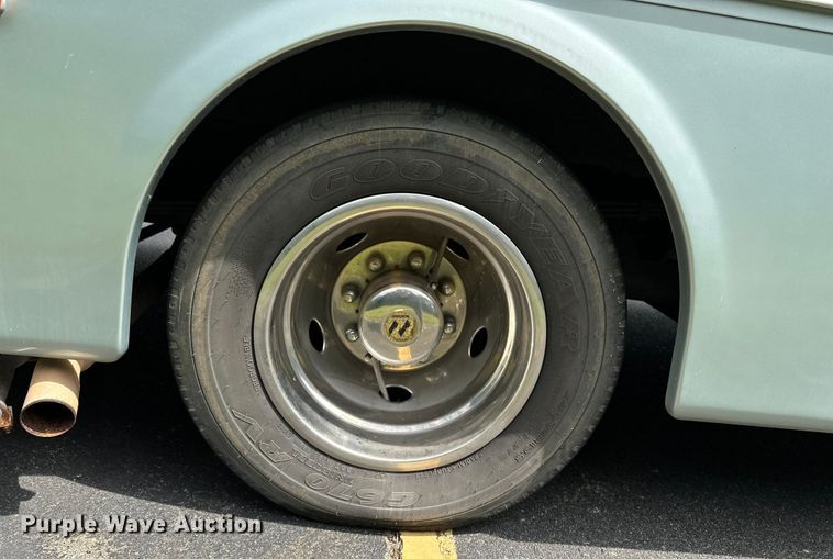 image for item DF8426 2002 Holiday Rambler Vacationer RV