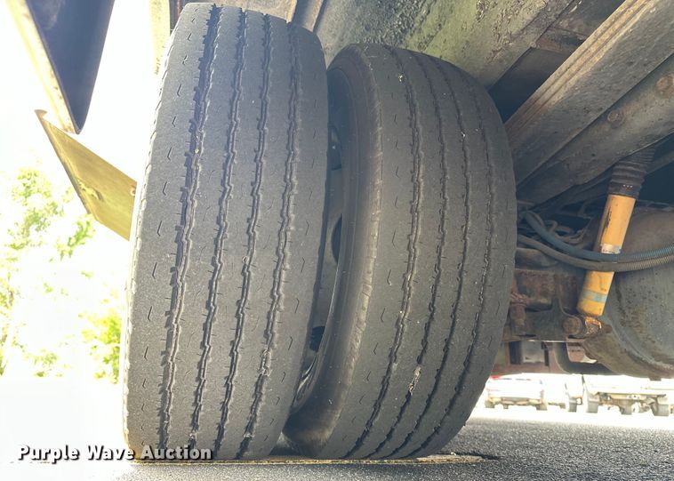 image for item DF8426 2002 Holiday Rambler Vacationer RV