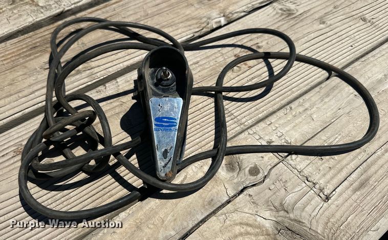 image for item DG4488 2013 Finish Line  Deckover tilt deck equipment trailer