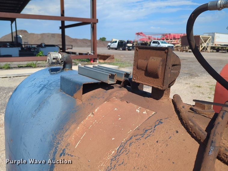 image for item DL1017 Oil tank 