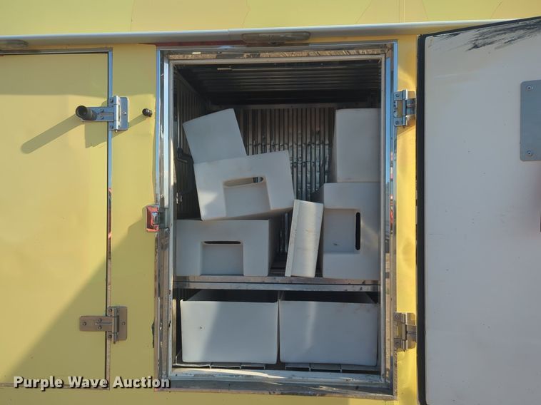 image for item DL1040 2016 Isuzu NPR delivery truck 