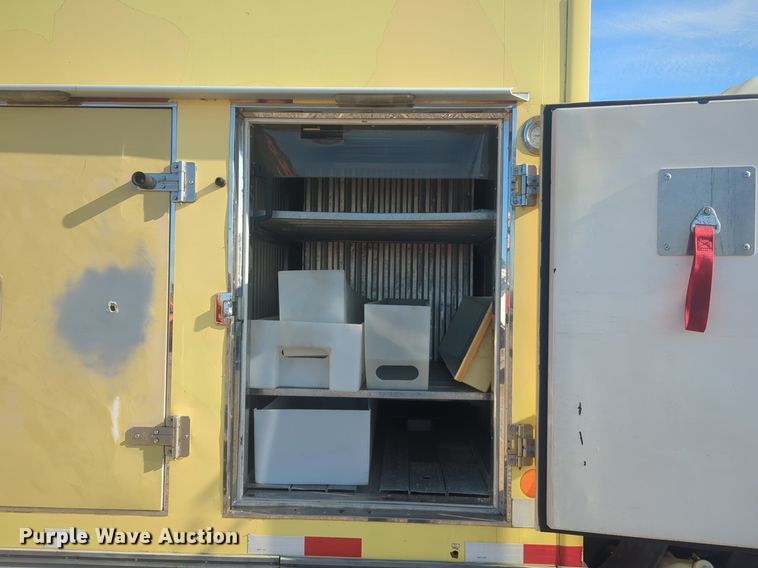 image for item DL1040 2016 Isuzu NPR delivery truck 