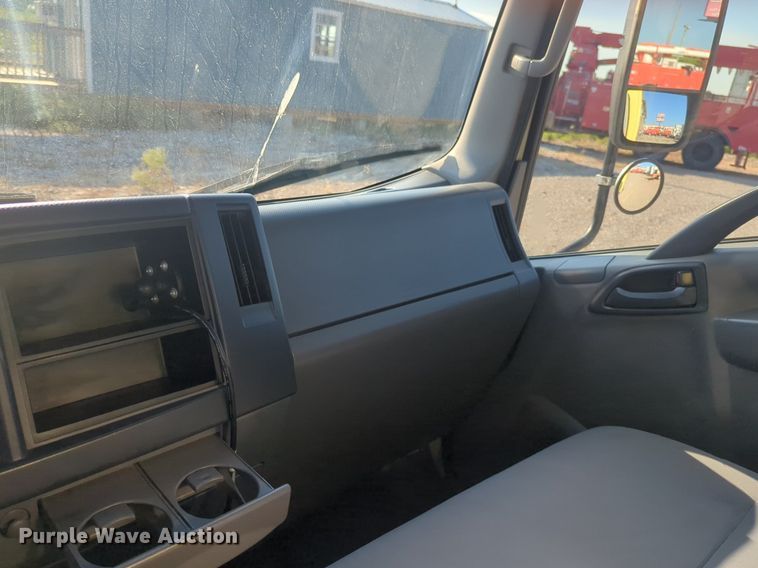 image for item DL1040 2016 Isuzu NPR delivery truck 